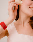 bracciale argento tre nastri sottili passamaneria made in italy rosso indossato