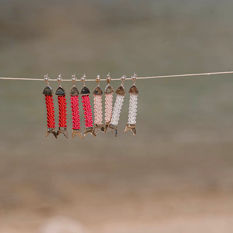 orecchini argento passamaneria tessuto pendenti pesci colori 